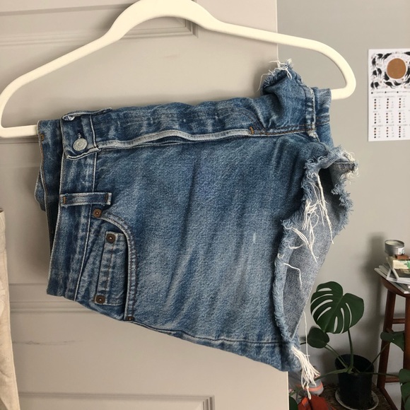 Levi’s Vintage High Rise Light Wash Shorts - Picture 1 of 8